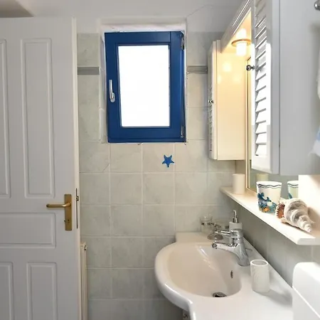 Sophia Paros - Beachfront At Lolantonis Willa