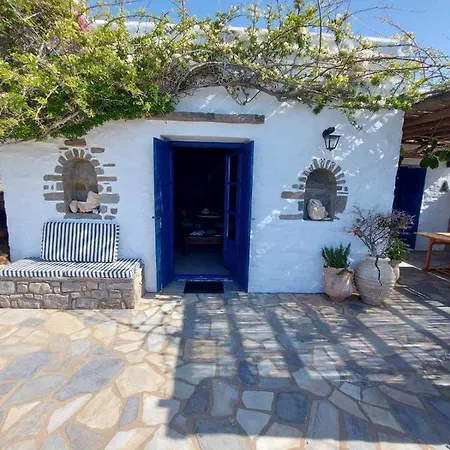 Villa Sophia Paros - Beachfront At Lolantonis *