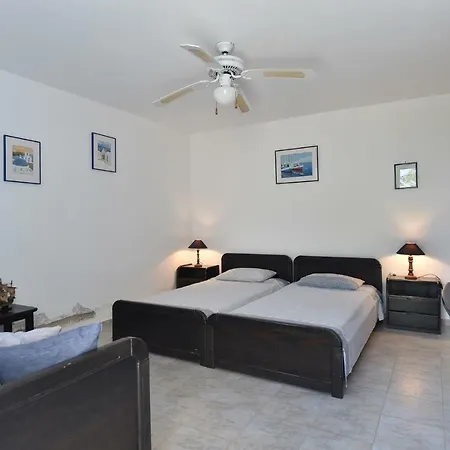 Sophia Paros - Beachfront At Lolantonis Willa