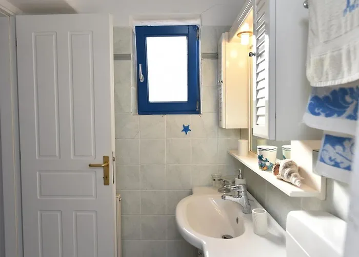 Sophia Paros - Beachfront At Lolantonis Вилла