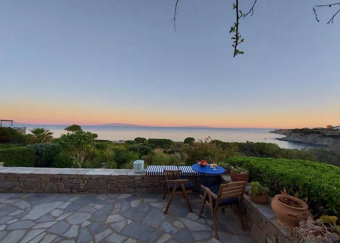 Вилла Sophia Paros - Beachfront At Lolantonis