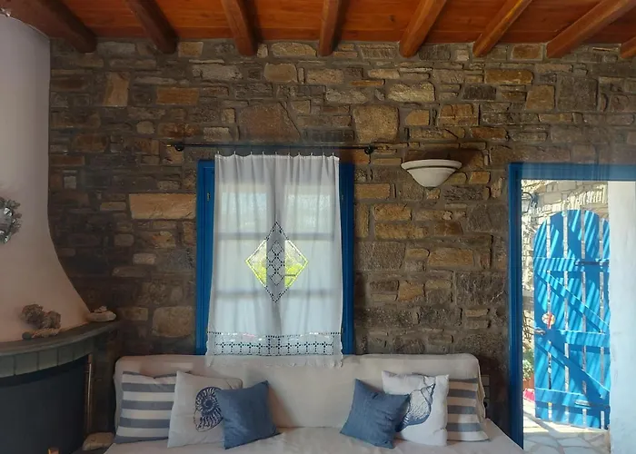 Sophia Paros - Beachfront At Lolantonis Дриос