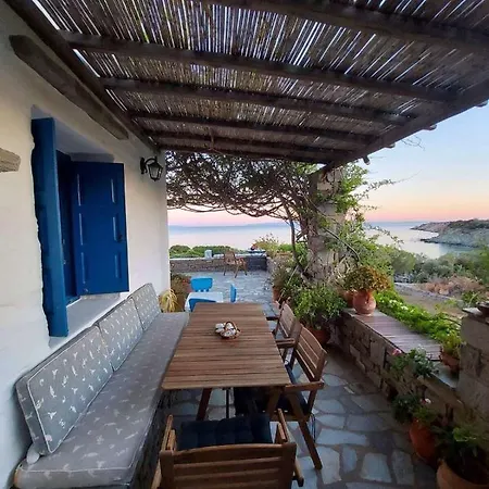 Sophia Paros - Beachfront At Lolantonis Villa